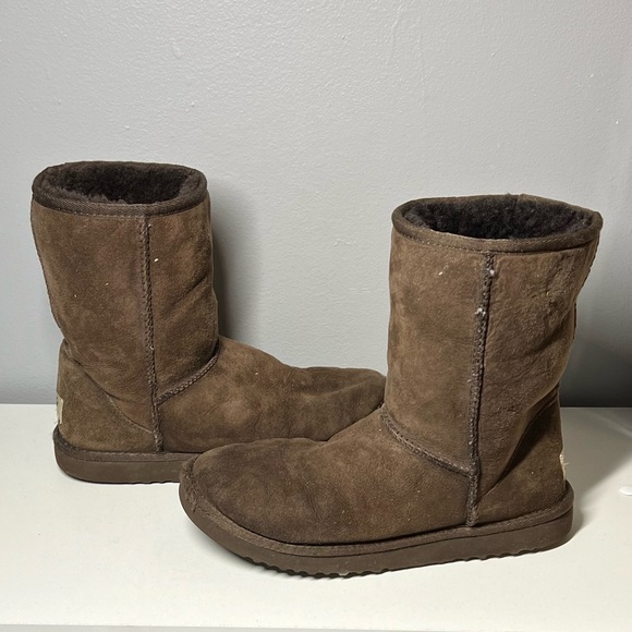 Chocolate Brown Uggs Classic Size 7 - Picture 5 of 11